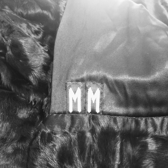 Gorgeous vintage black fur stole! - Picture 7 of 8